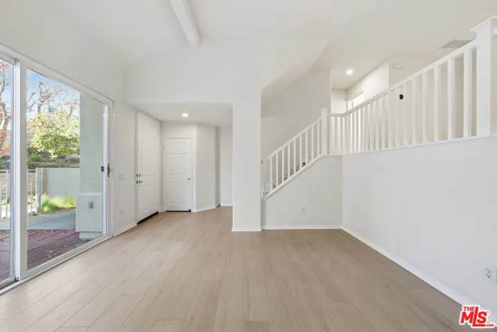 25715 Wagner Way B, Stevenson Ranch, California 91381