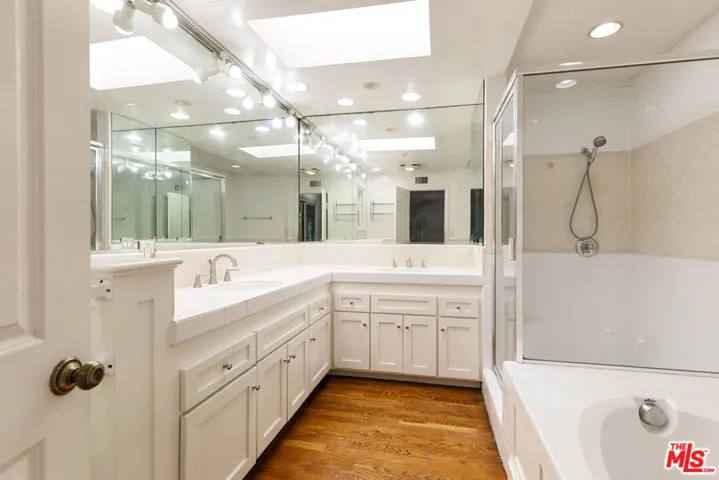 16011 Meadowcrest Road, Los Angeles, California 91403