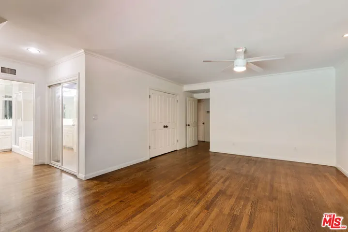 16011 Meadowcrest Road, Los Angeles, California 91403