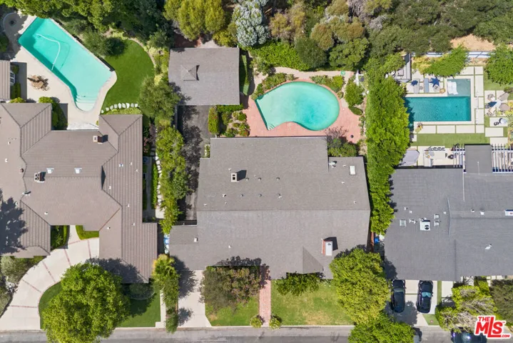 16011 Meadowcrest Road, Los Angeles, California 91403