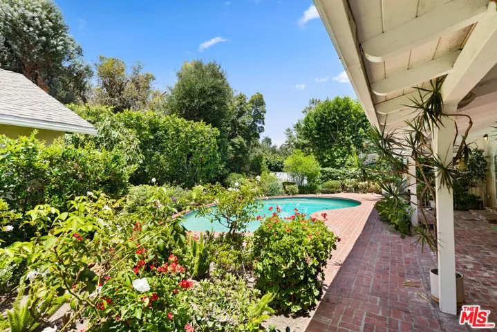 16011 Meadowcrest Road, Los Angeles, California 91403