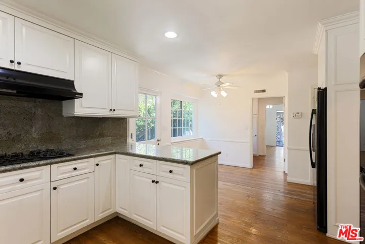 16011 Meadowcrest Road, Los Angeles, California 91403