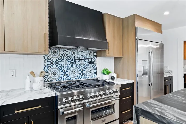 3889 Humboldt Drive, Huntington Beach, California 92649