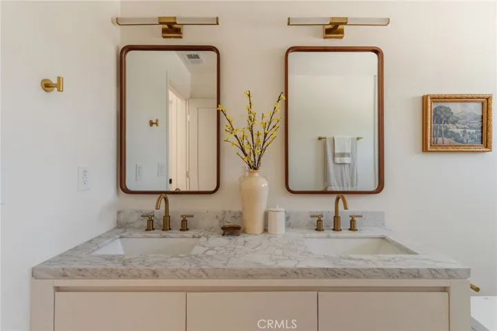 5649 Medeabrook Place, Agoura Hills, California 91301