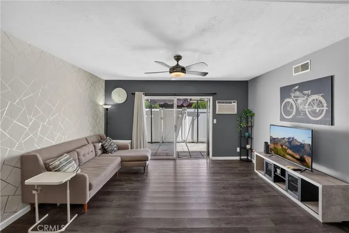1921 N Sherry 89, Santa Ana, California 92705