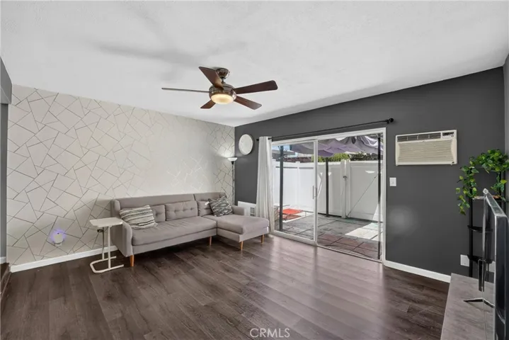 1921 N Sherry 89, Santa Ana, California 92705