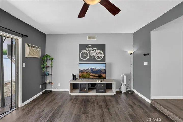 1921 N Sherry 89, Santa Ana, California 92705