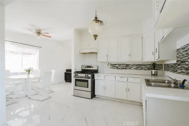 2001 Oak Street, Rosamond, California 93560