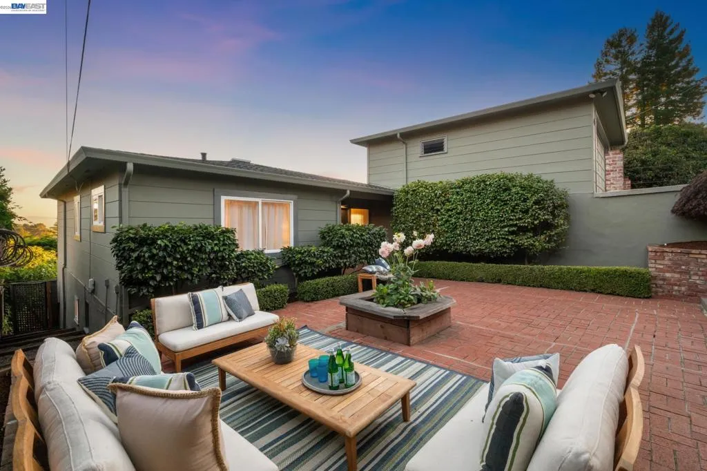6957 Armour Drive, Oakland, California 94611 — photo 5