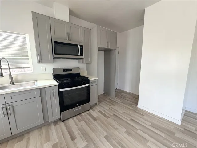 1020 W 67th Street, Los Angeles, California 90044