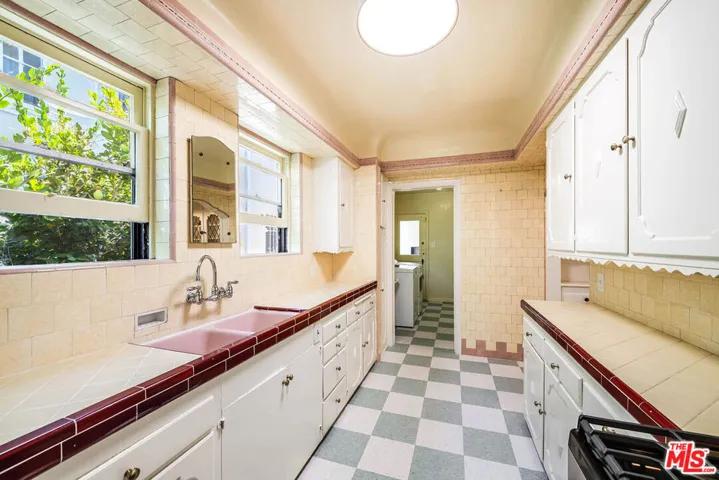 1064 S Ogden Drive, Los Angeles, California 90019