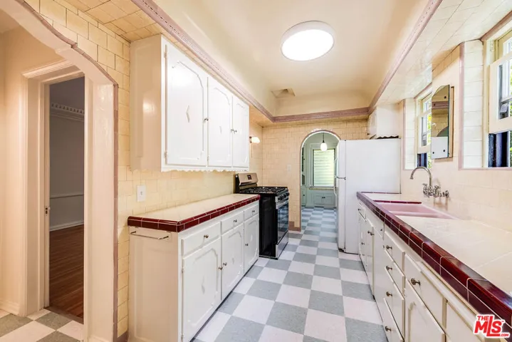1064 S Ogden Drive, Los Angeles, California 90019