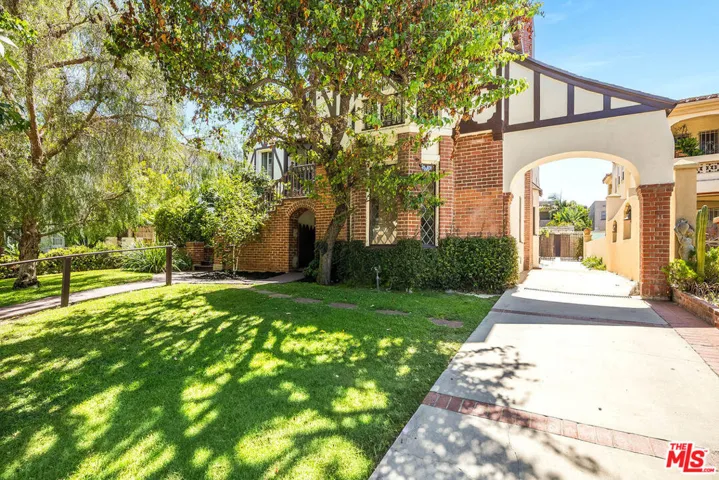 1064 S Ogden Drive, Los Angeles, California 90019