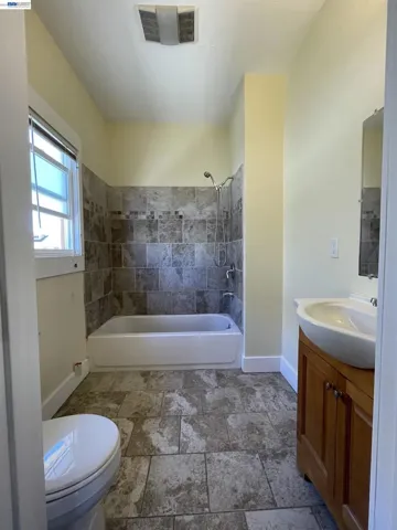 9826 C St, Oakland, California 94603