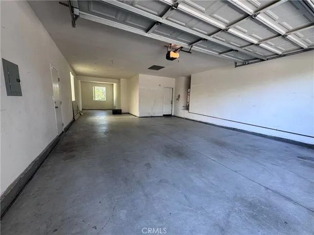 Huge 3 Car Garage!