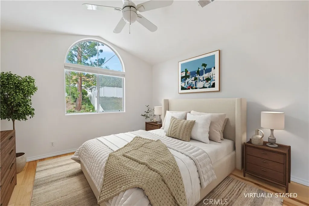 Good-size primary bedroom