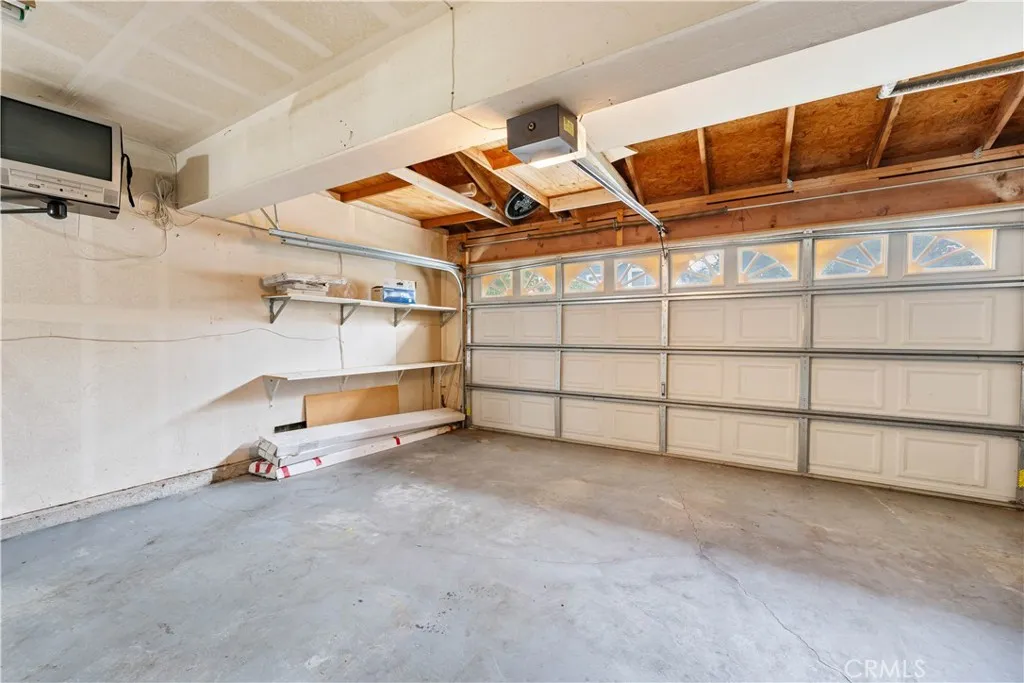 2-car garage with auto opener