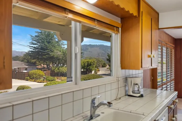 25990 S Carmel Hills Drive, Carmel, California 93923