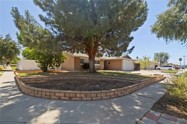 1632 Glover, Redlands, California 92374