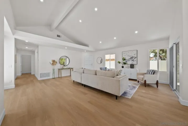 4742 Collinos Way, Oceanside, California 92056