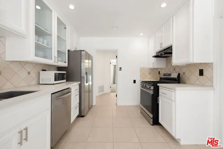 9536 Cresta Drive, Los Angeles, California 90035