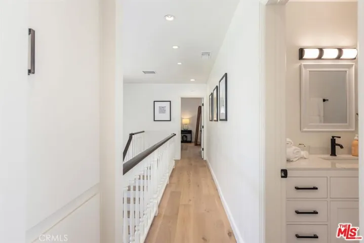 3217 Longridge, Sherman Oaks, California 91423
