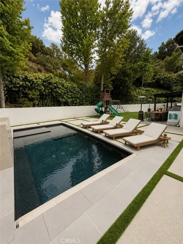 3217 Longridge, Sherman Oaks, California 91423
