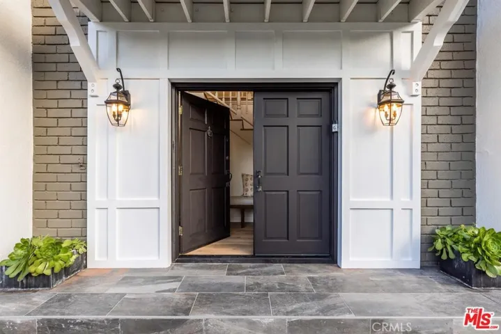 3217 Longridge, Sherman Oaks, California 91423