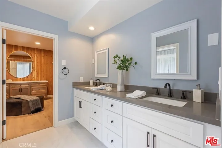 3217 Longridge, Sherman Oaks, California 91423