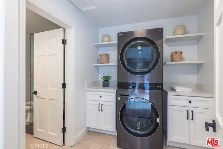 3217 Longridge, Sherman Oaks, California 91423