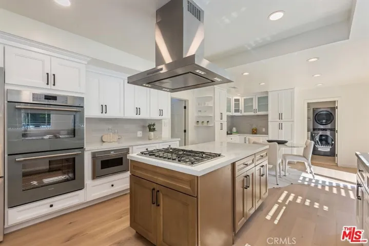 3217 Longridge, Sherman Oaks, California 91423