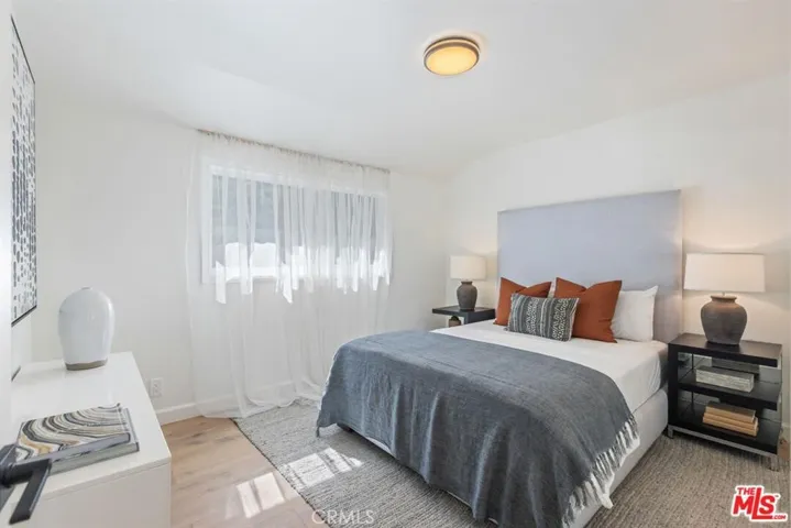 3217 Longridge, Sherman Oaks, California 91423