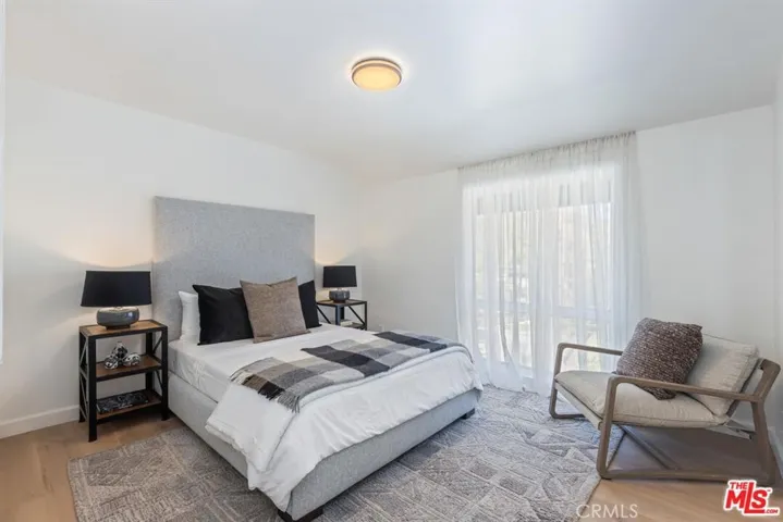 3217 Longridge, Sherman Oaks, California 91423