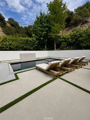 3217 Longridge, Sherman Oaks, California 91423