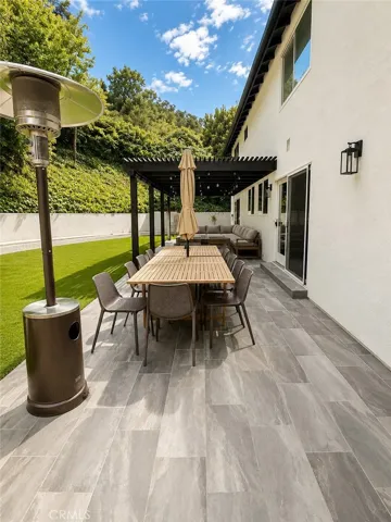 3217 Longridge, Sherman Oaks, California 91423