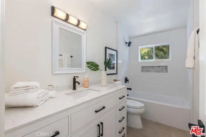3217 Longridge, Sherman Oaks, California 91423