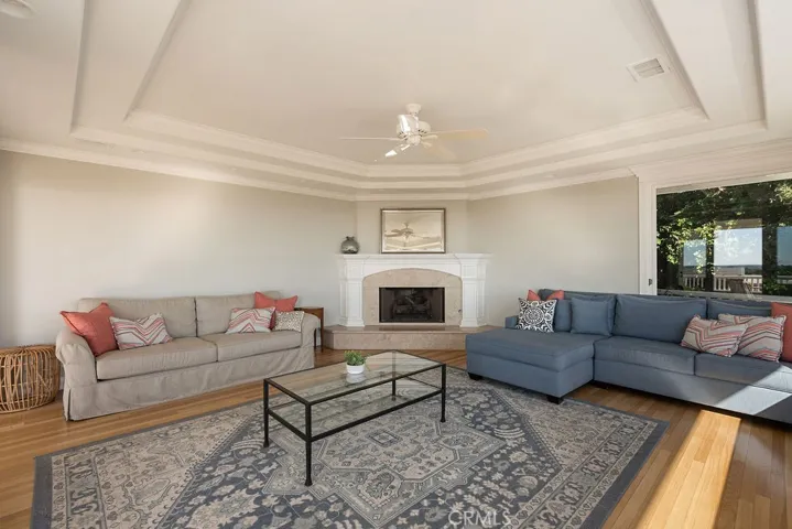 407 Mendoza Terrace, Corona Del Mar, California 92625