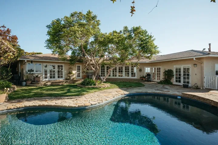 407 Mendoza Terrace, Corona Del Mar, California 92625