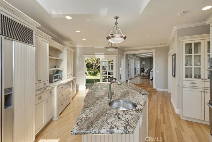 407 Mendoza Terrace, Corona Del Mar, California 92625