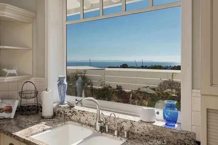 407 Mendoza Terrace, Corona Del Mar, California 92625