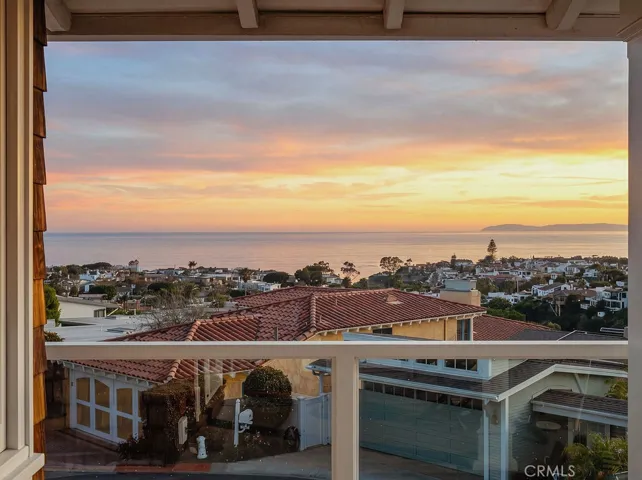 407 Mendoza Terrace, Corona Del Mar, California 92625