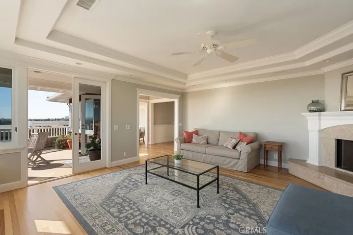 407 Mendoza Terrace, Corona Del Mar, California 92625