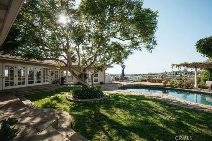 407 Mendoza Terrace, Corona Del Mar, California 92625