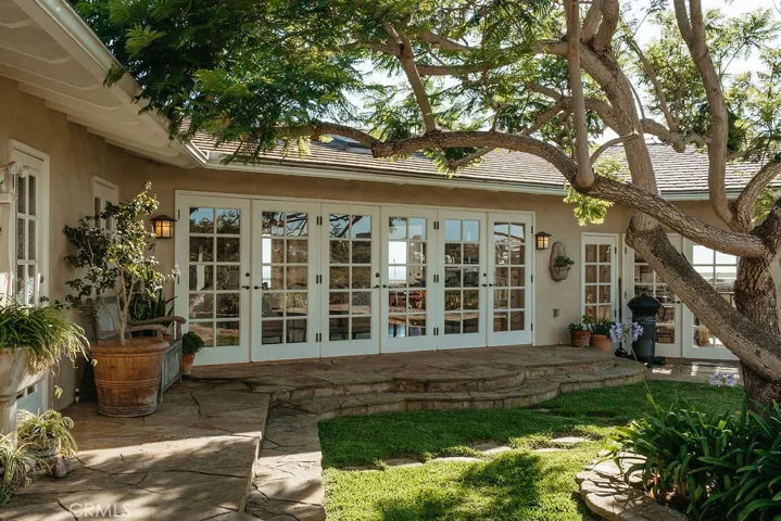 407 Mendoza Terrace, Corona Del Mar, California 92625