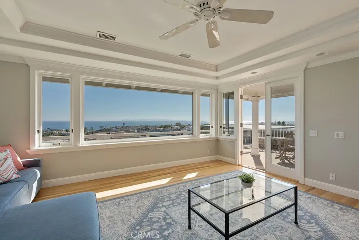 407 Mendoza Terrace, Corona Del Mar, California 92625