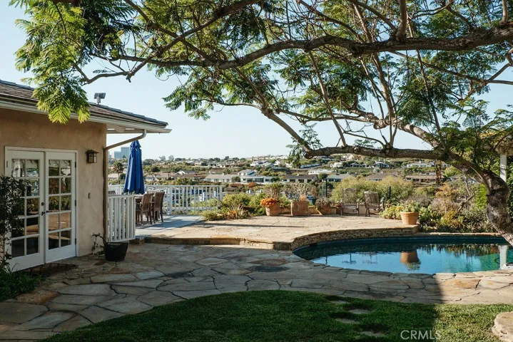 407 Mendoza Terrace, Corona Del Mar, California 92625