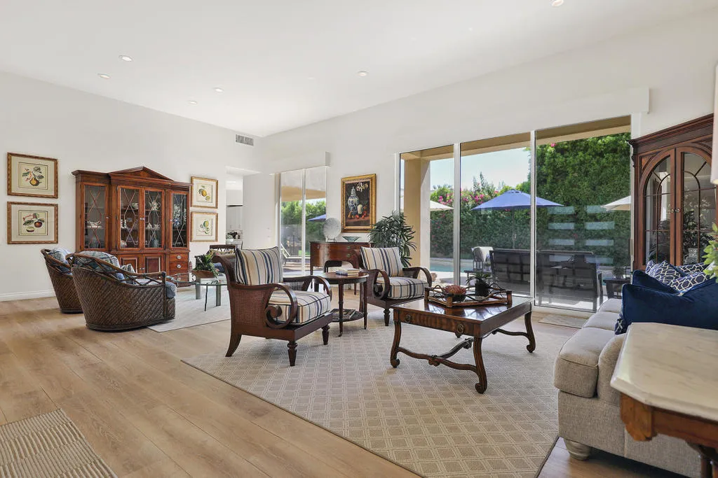 Living RoomDFormal Dining