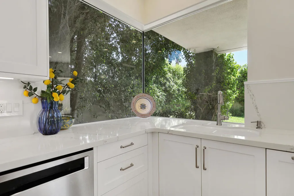 Beautiful kitchen window