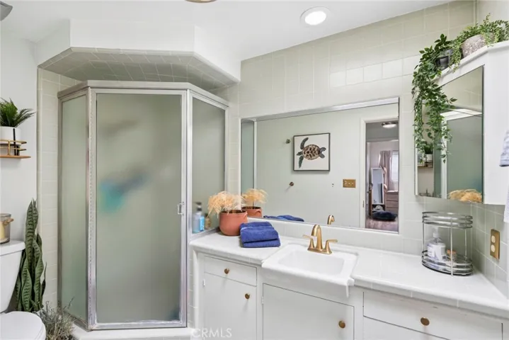 Guest Bath in 2nd floor unit