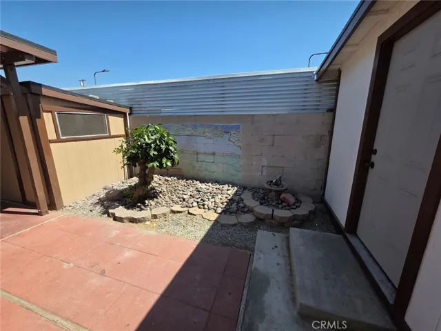 1560 Massachusetts 21, Riverside, California 92507